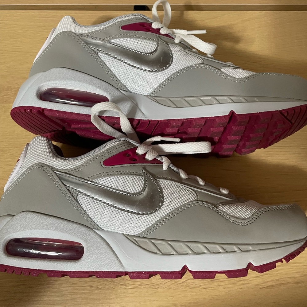 Nike Air Max Sneakers Gray and Pink